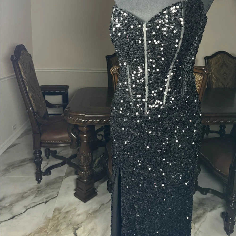 Selling all my dresses.worn once. - Picture 2 of 5